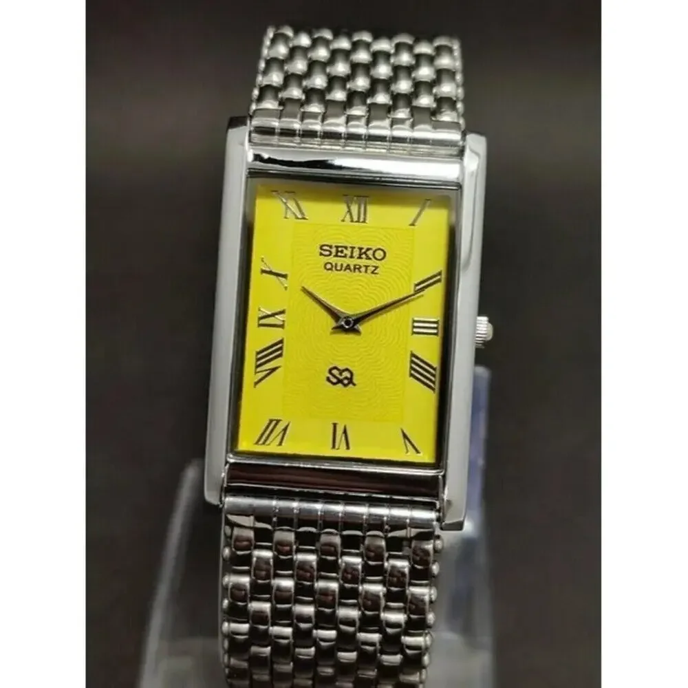 Vintage Style Seiko Quartz Mens Silver Watch & Yellow accents W/ Metal Strap